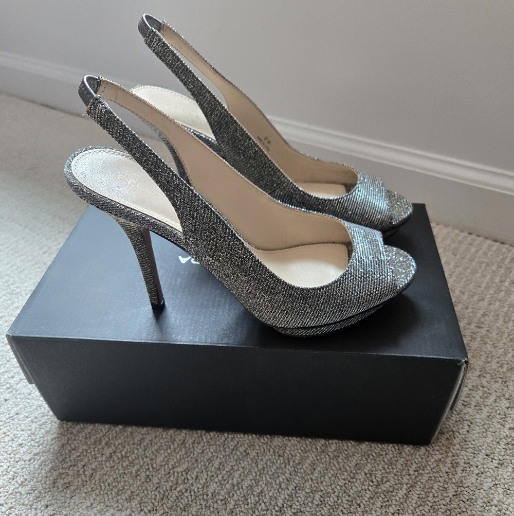 Pelle Moda Sz 6 Heels